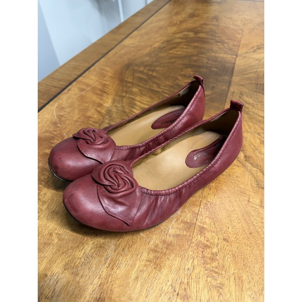 Earthies Women’s 8.5 Rubio Bordeaux Red Flats Rose Casual Solid Red Comfort Shoe